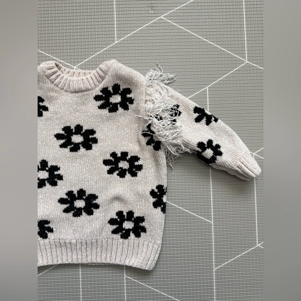 Jessica Simpson|Baby girl/toddler cream crewneck Knit sweater,floral boho fringe
